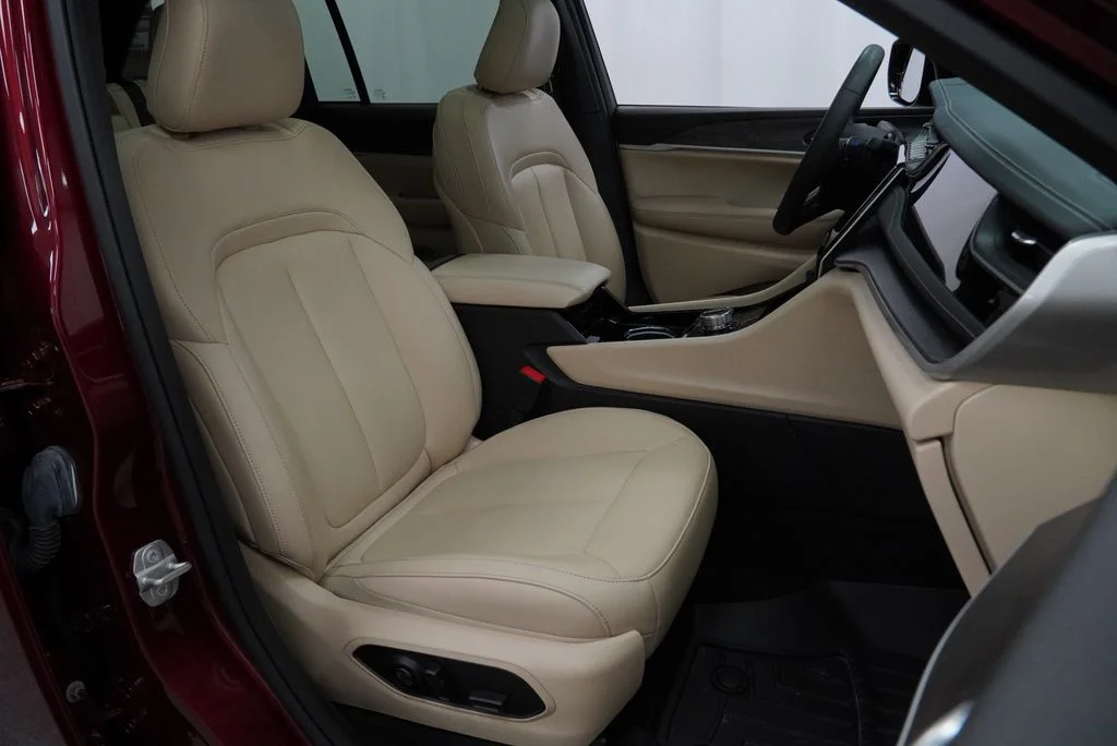 Used 2022 Red Jeep 4xe image 49