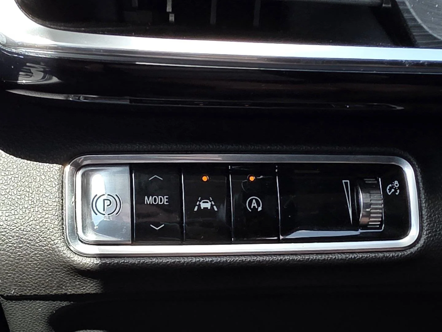 Used 2024 Ebony Twilight Metallic Buick Preferred image 27
