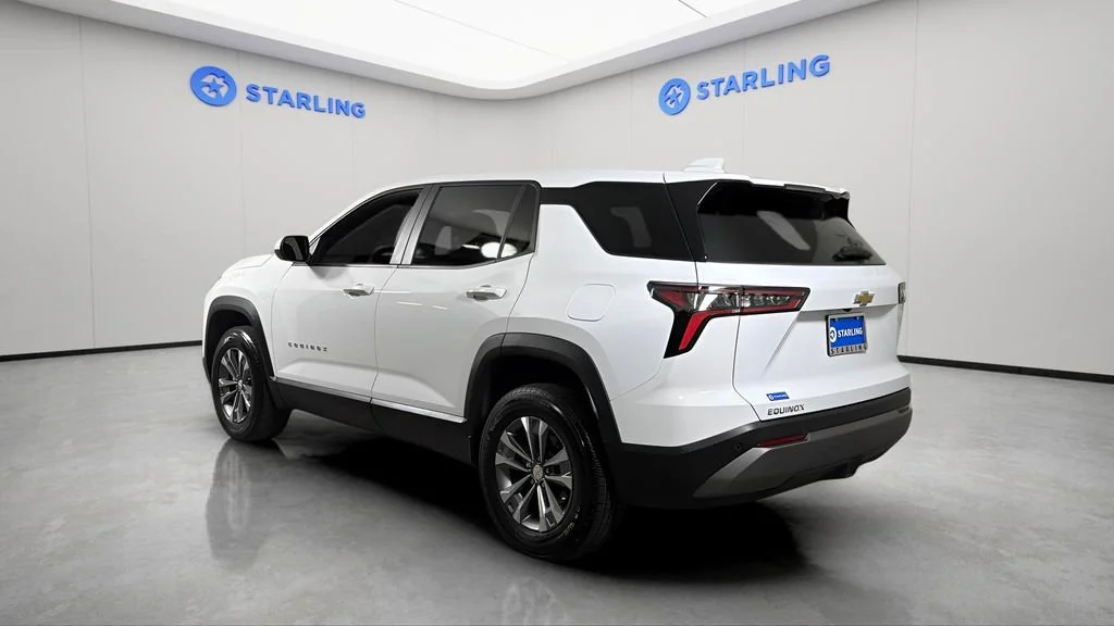 Used 2026 Summit White Chevrolet LT image 5