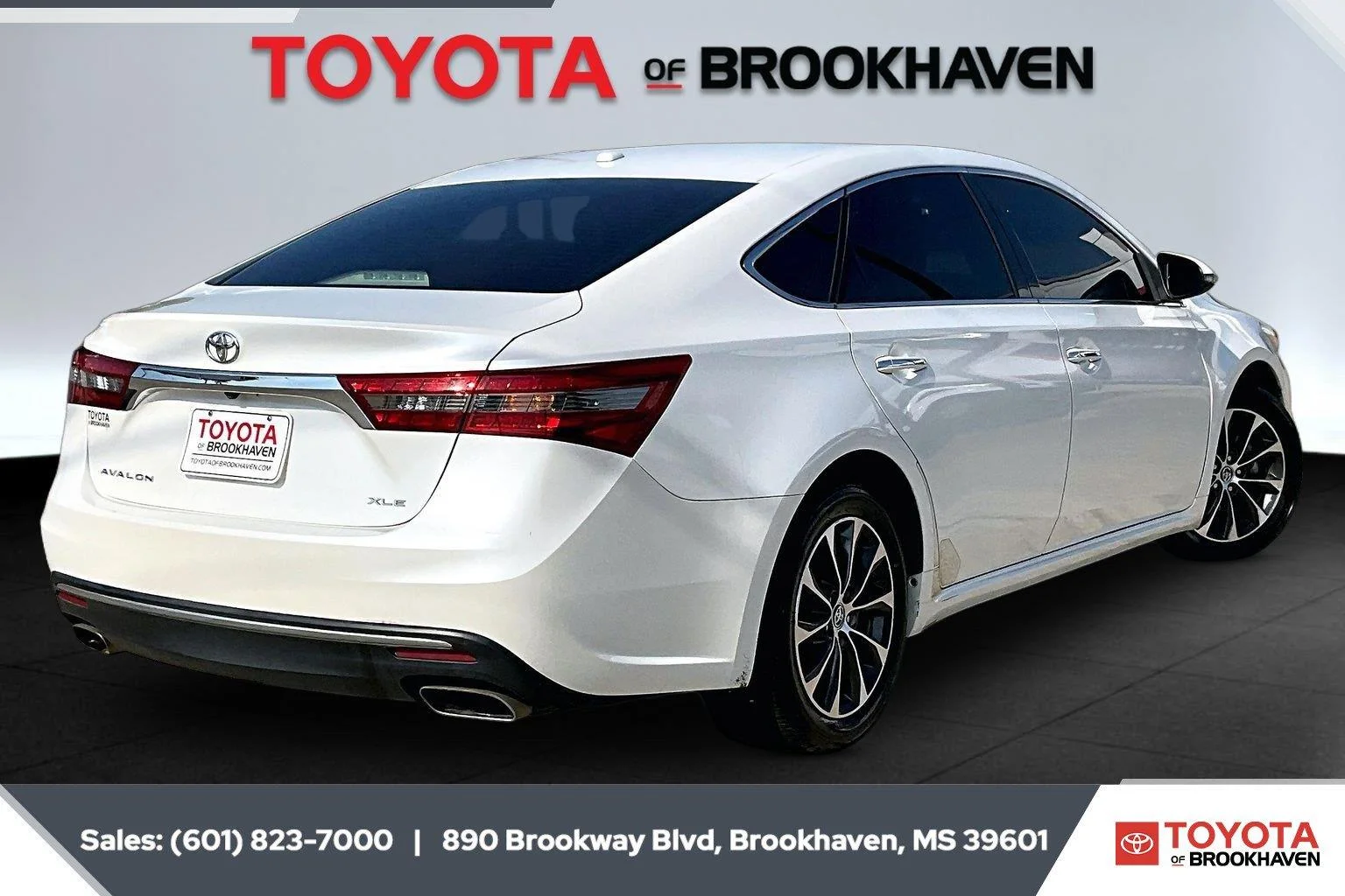 Used 2016 Blizzard Pearl Toyota XLE Plus image 11