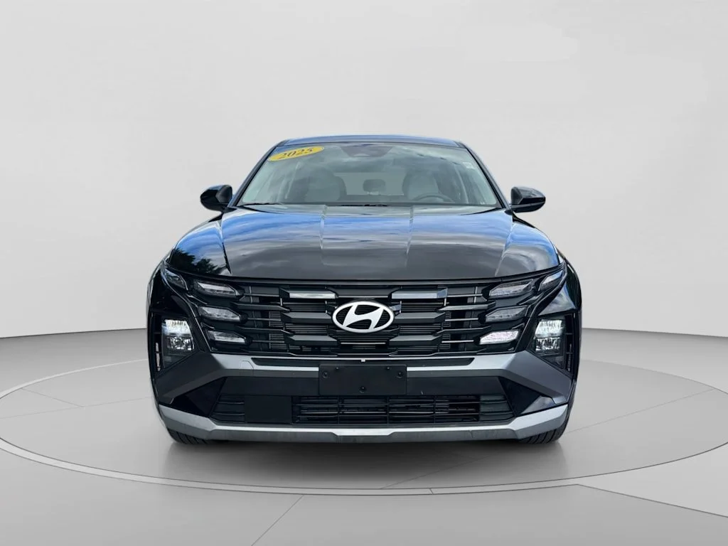 Used 2025 Black Hyundai SE image 2