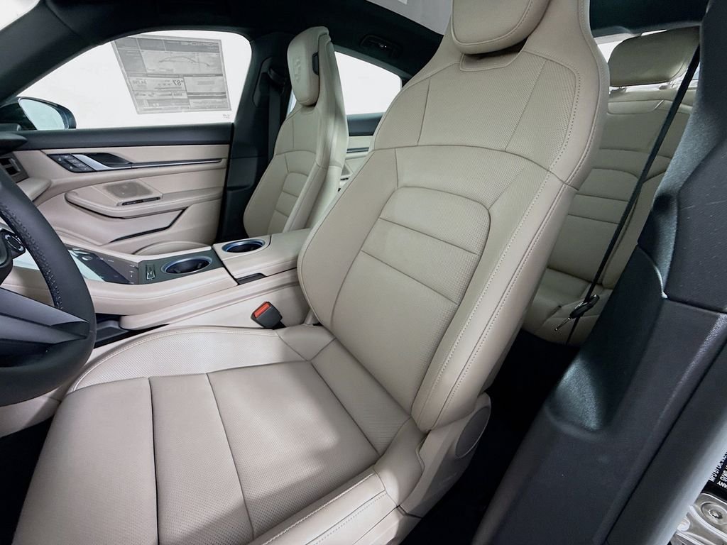 Used 2025 Black Porsche  image 5