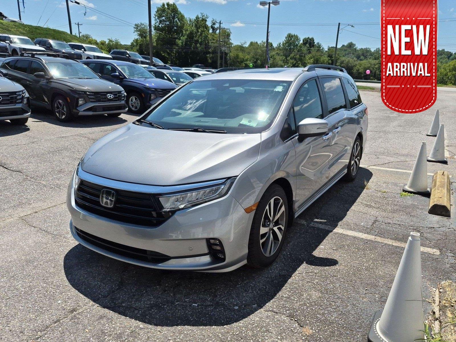 Used 2023 Lunar Silver Metallic Honda TOUR image 1