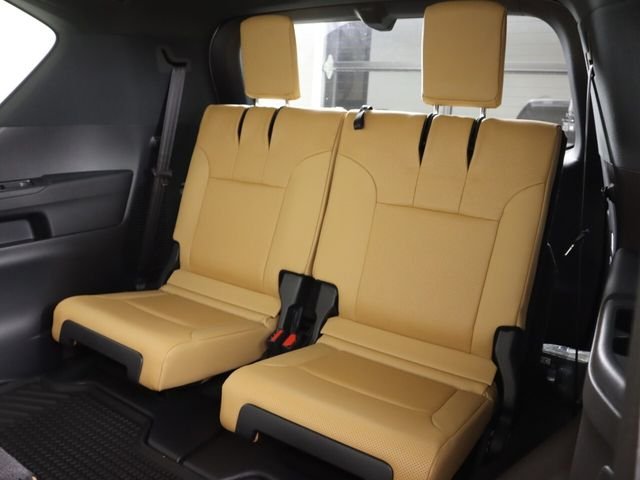 New 2026 Eminent White Pearl Lexus  600 LUXURY image 23
