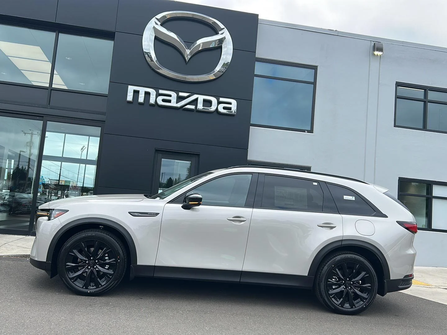 2026 Mazda CX-90 PHEV Premium Package's photo
