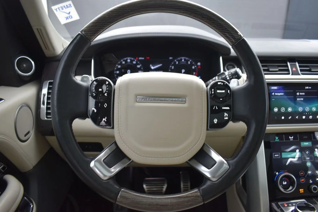 Used 2019 Silver Land Rover 5.0L V8 Supercharged Autobiography image 15