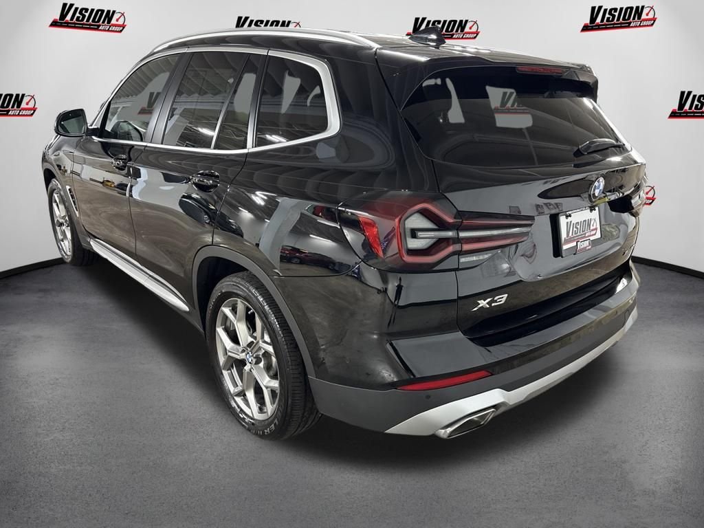 Used 2024 Black BMW xDrive30i image 7