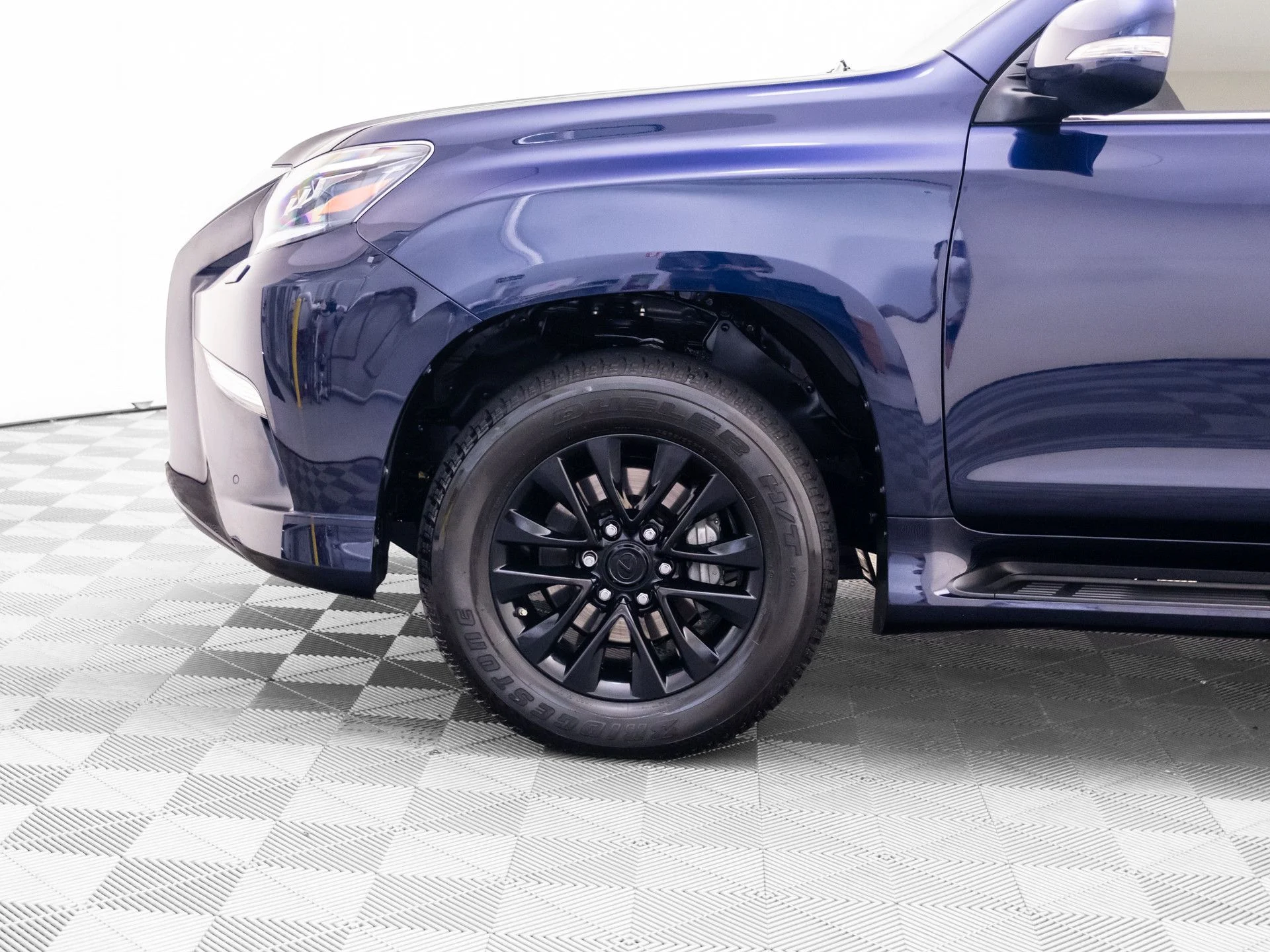 Used 2022 Blue Lexus 460 image 34