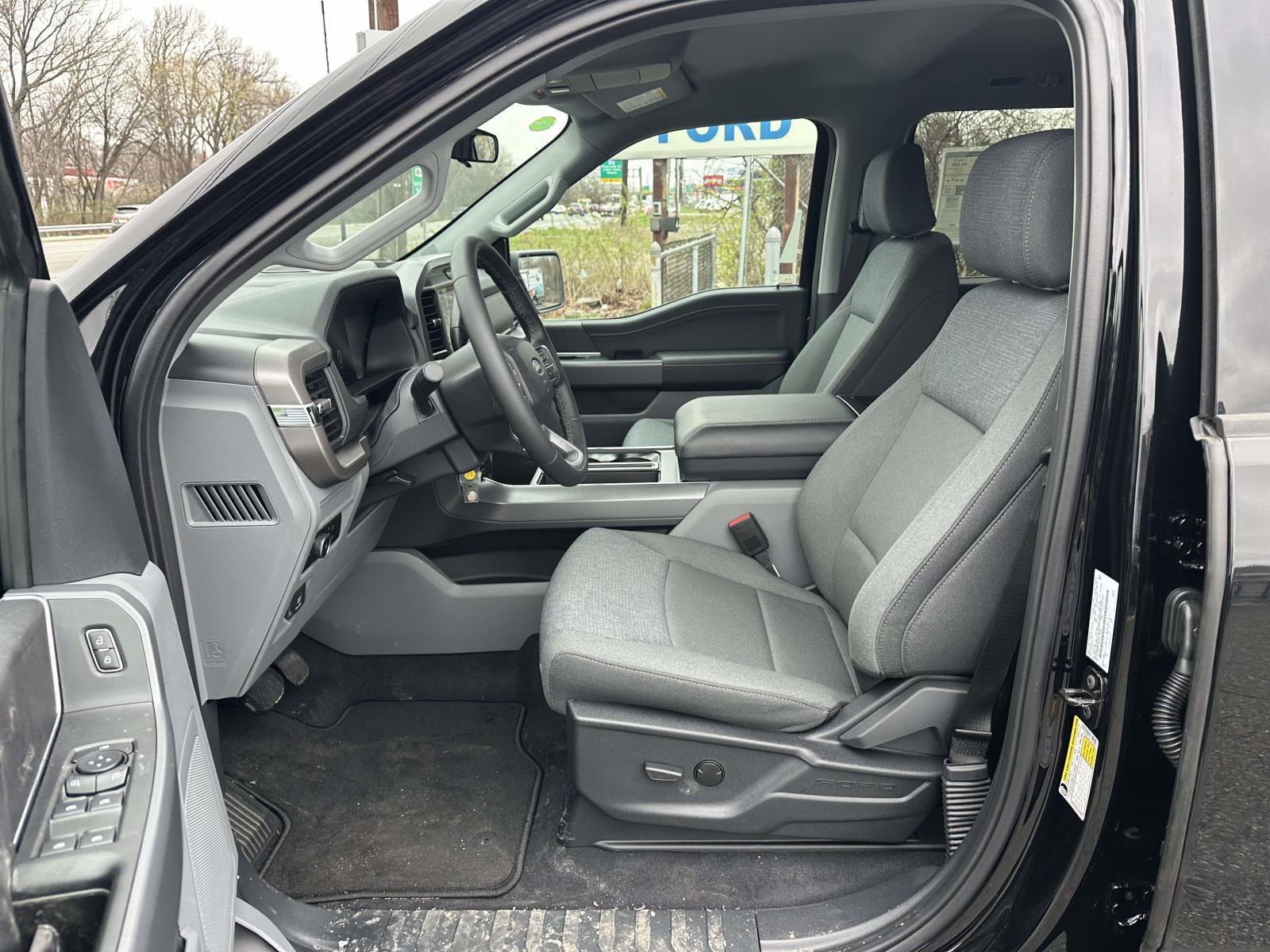 New 2026 Agate Black Metallic Ford XLT image 15