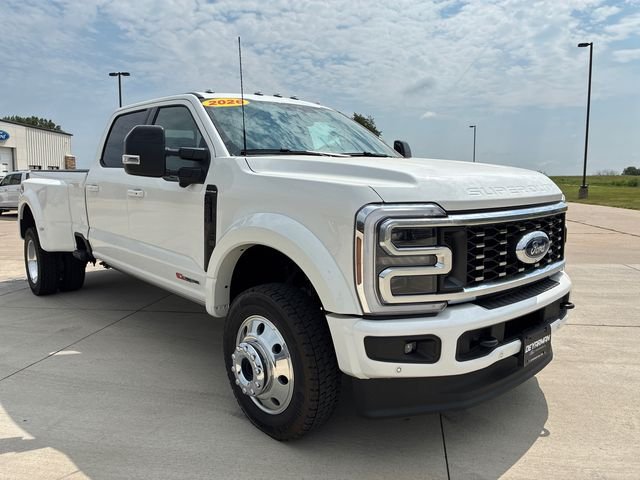 New 2026 White Ford Platinum image 1