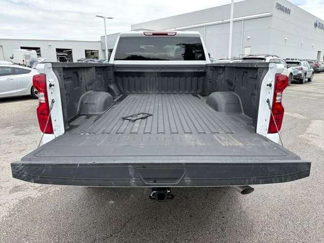 Used 2025 White Chevrolet Custom image 24