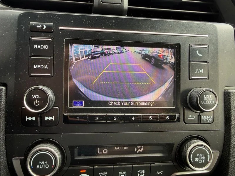 Used 2020  Honda LX image 13
