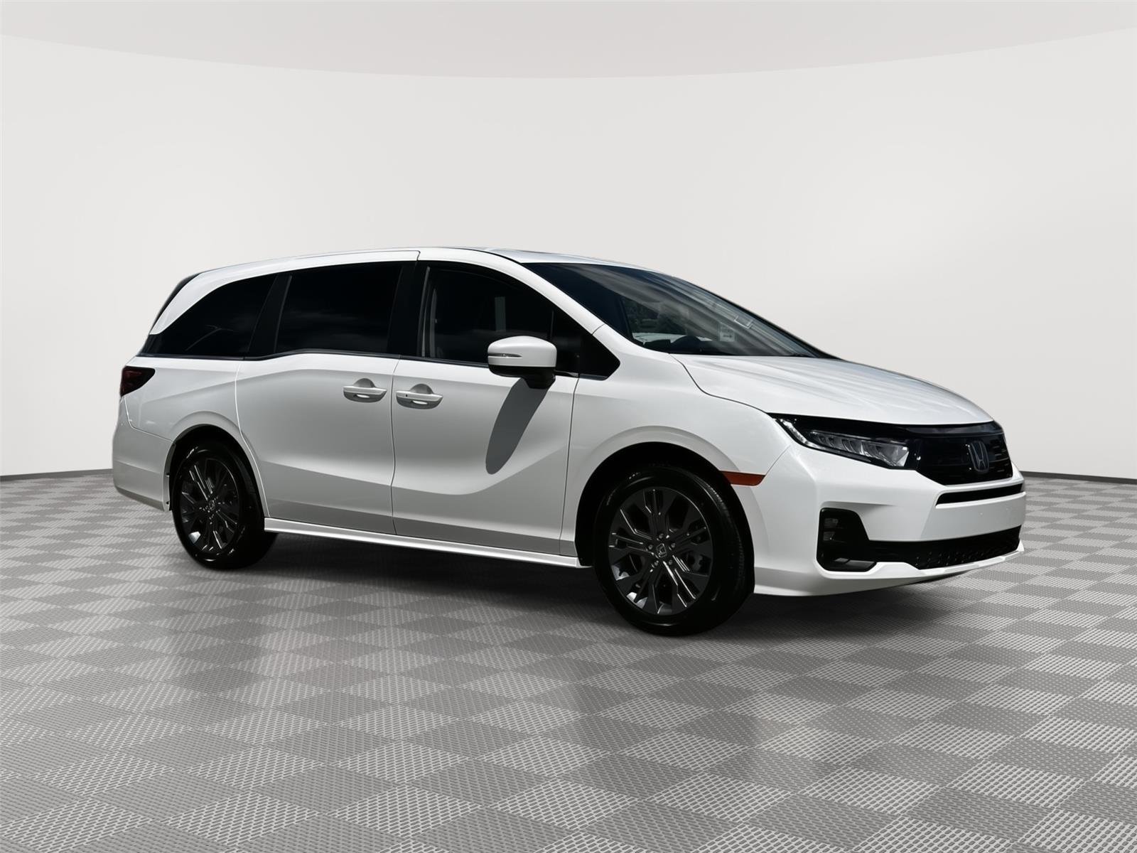2026 Honda Odyssey Touring's photo