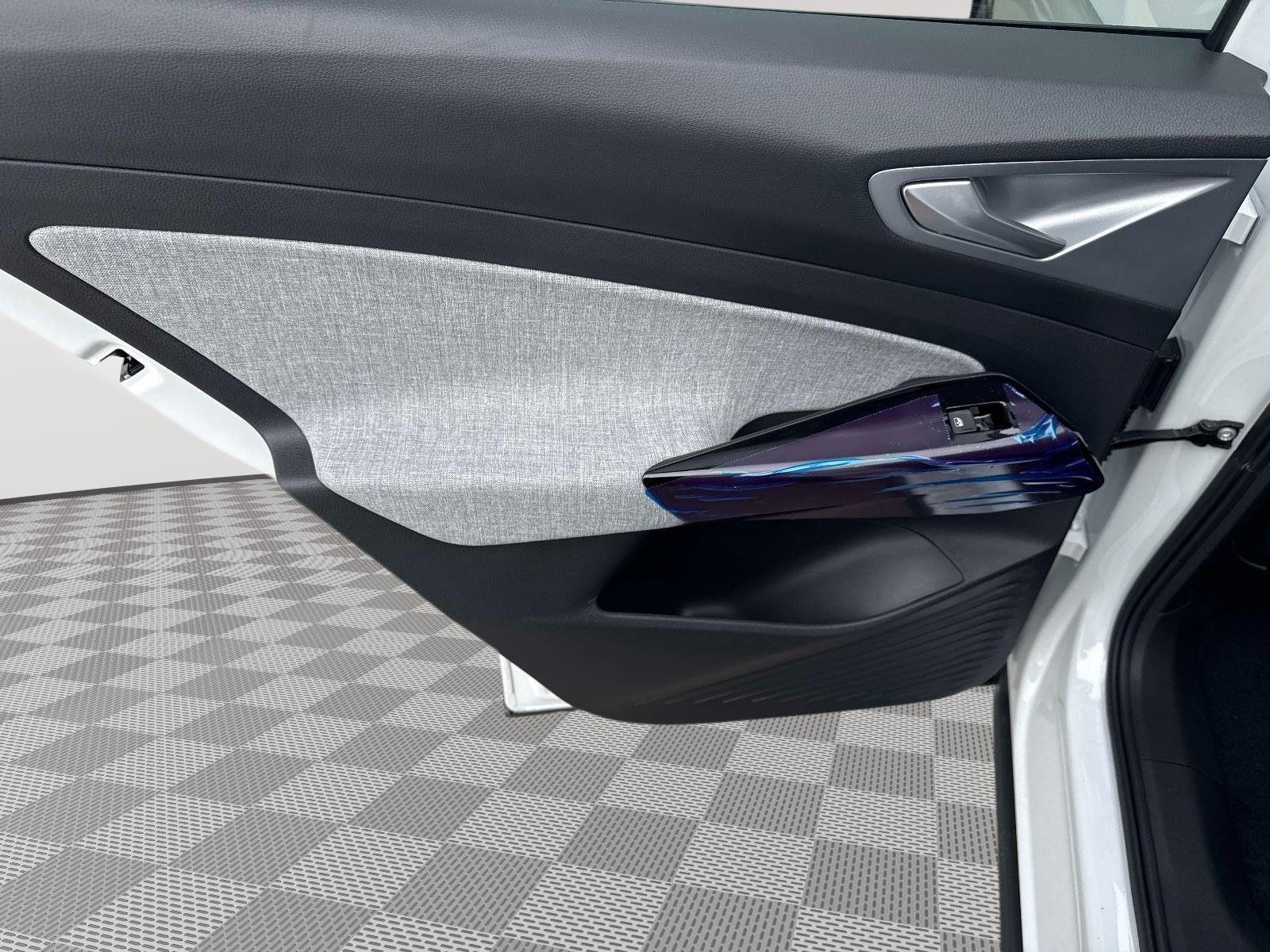 2025 Volkswagen ID.4 PRO - Photo 12