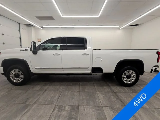 Used 2025 Summit White Chevrolet High Country image 2