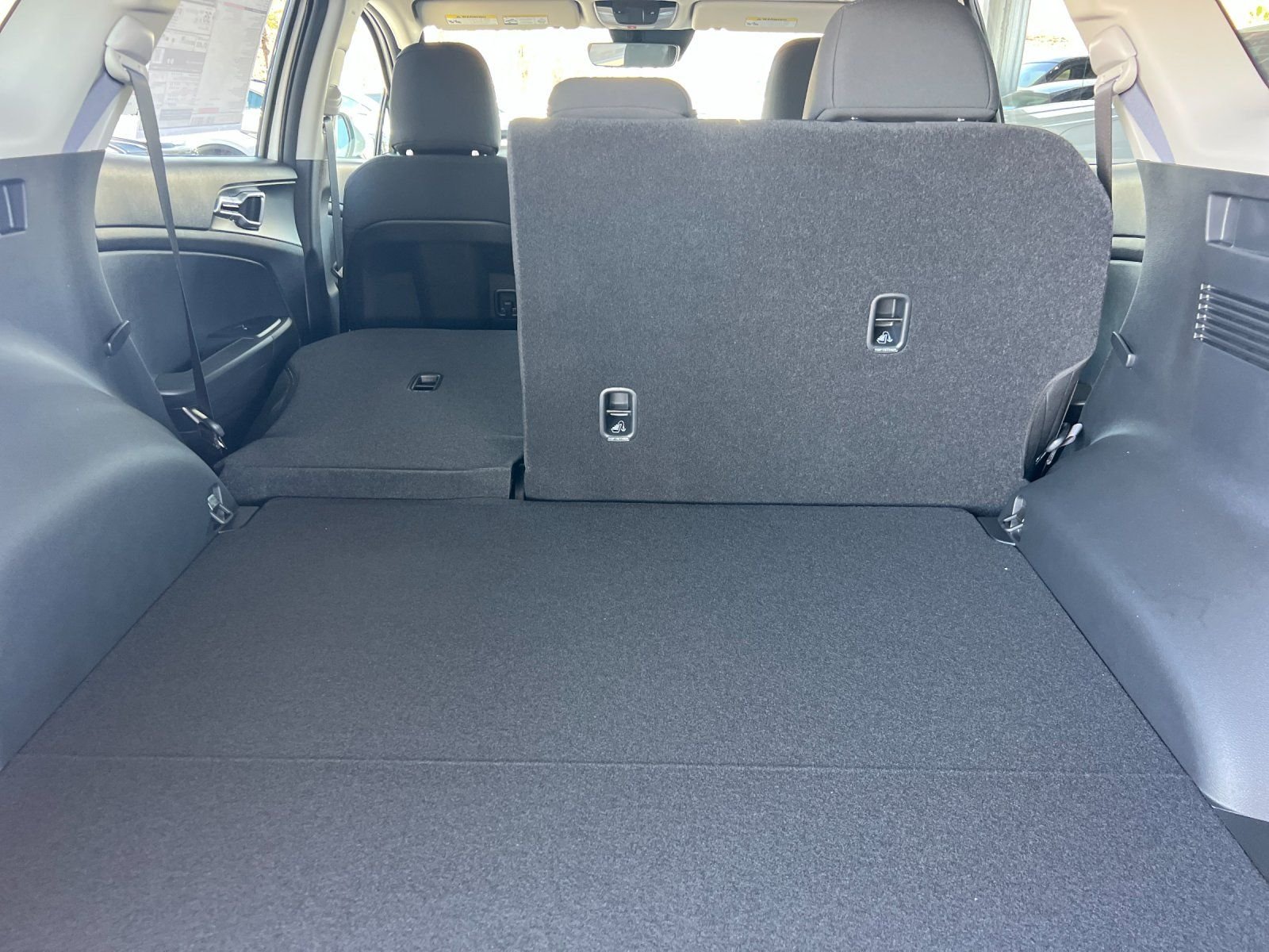 New 2026 Snow White Pearl Kia S image 16