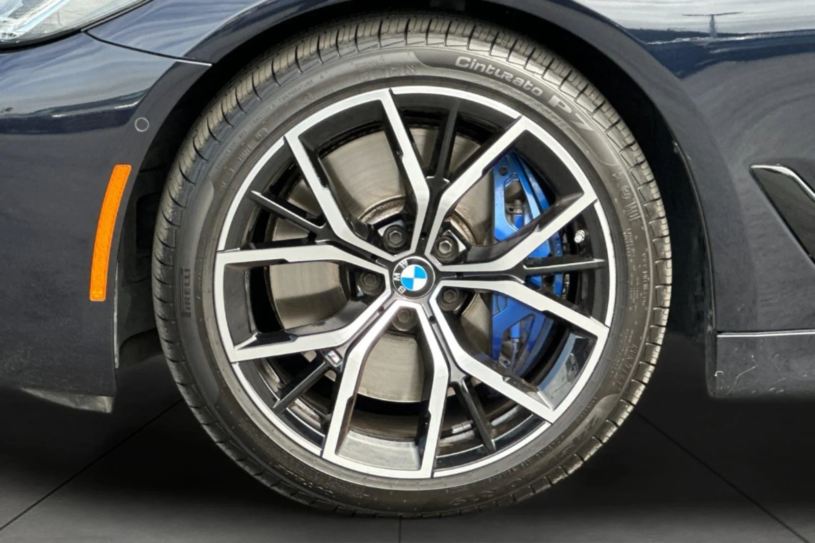 Used 2023 Carbon Black Metallic BMW 540i xDrive image 25