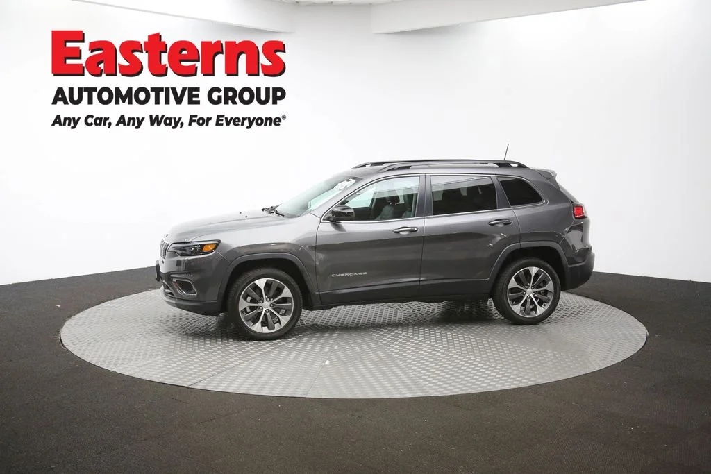 Used 2022 Gray Jeep Limited image 59