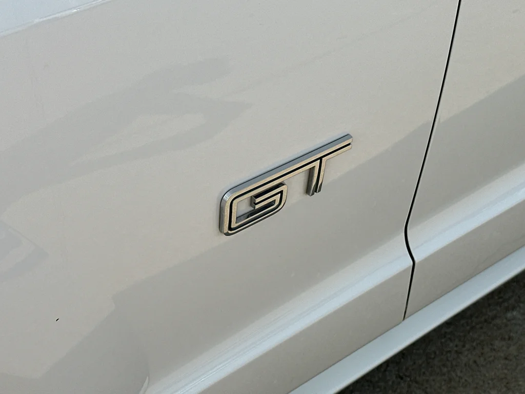 Used 2006 Performance White Clearcoat Ford GT Premium image 30