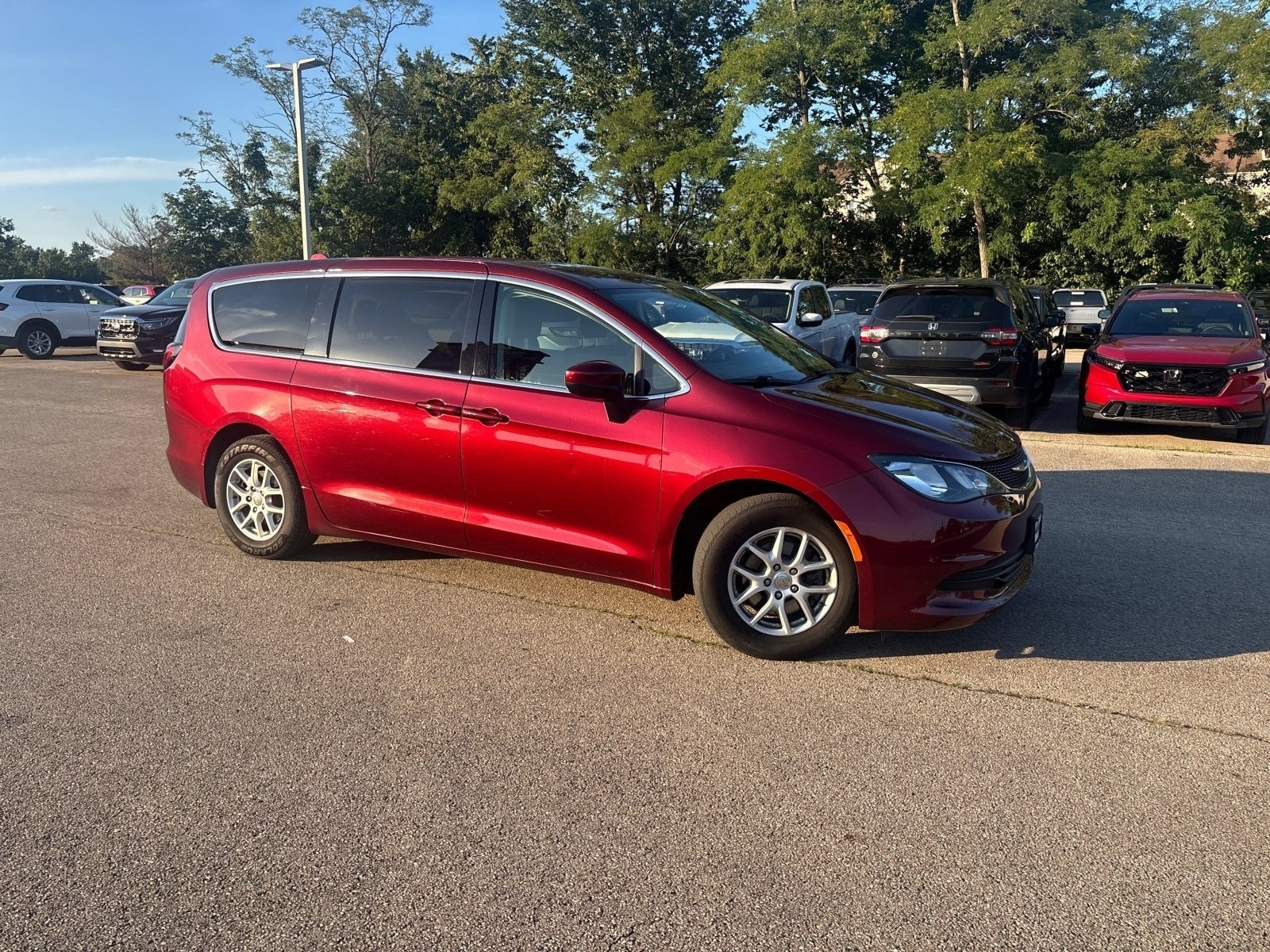 Used 2017 Velvet Red Pearlcoat Chrysler Touring image 22