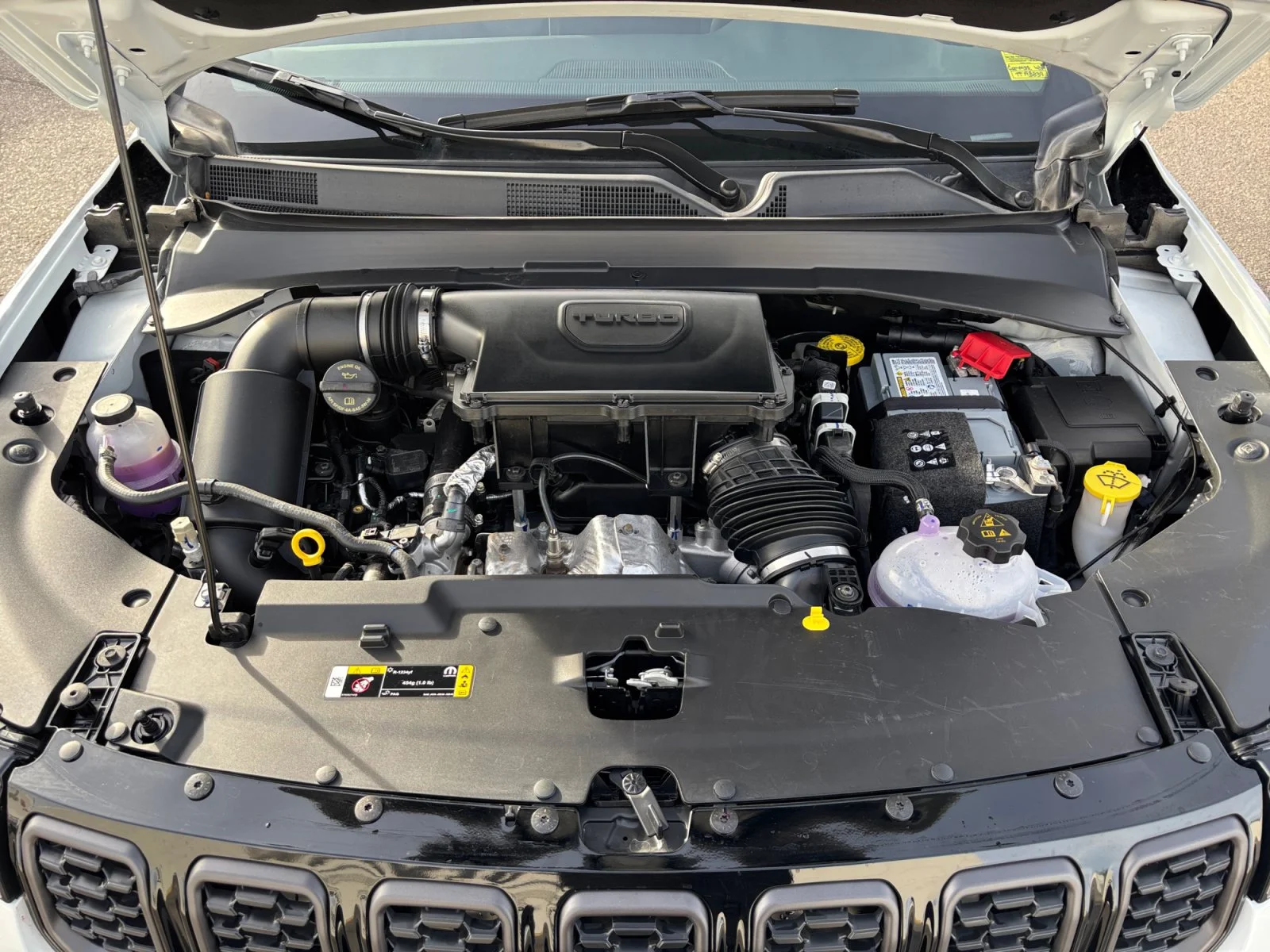 New 2026 Bright White Jeep North Altitude* 4x4, Pano Sunroof, Heated Seats, Wireless Charging Pad image 20