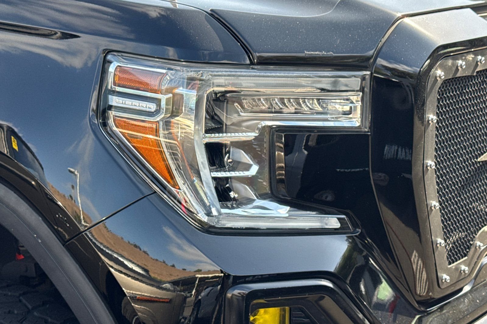 Used 2020 Black GMC AT4 image 11