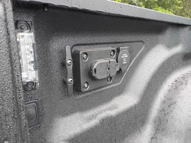 New 2027 Bright White Clear-Coat Exterior Paint RAM Black Express image 18