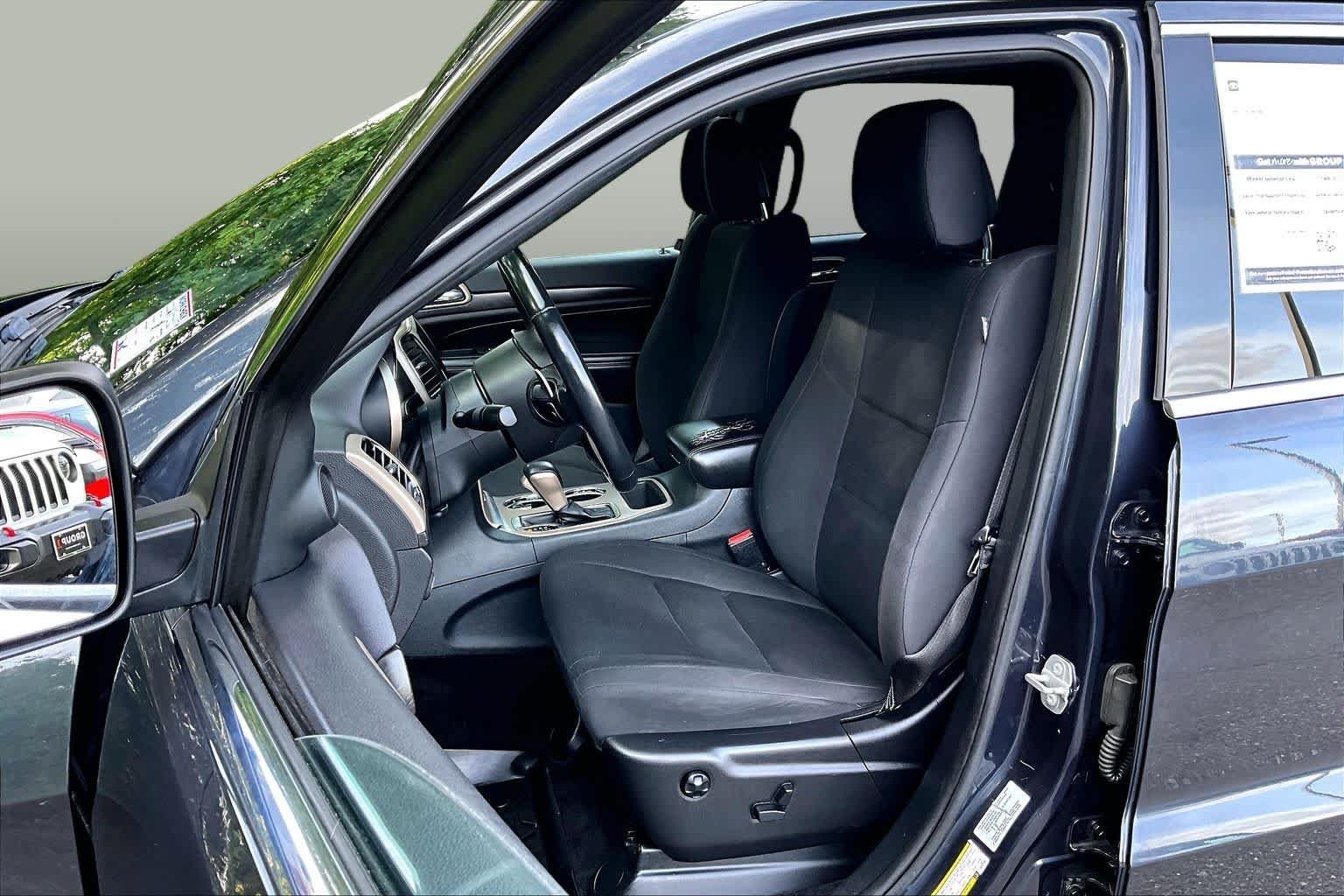 Used 2016 Maximum Steel Metallic Clearcoat Jeep Laredo image 9
