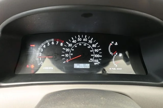 Used 2007 Red Toyota LE image 24