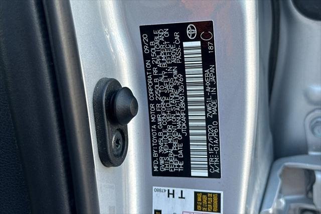 Certified Used 2021 CLASSIC SILVER MET Toyota  image 28