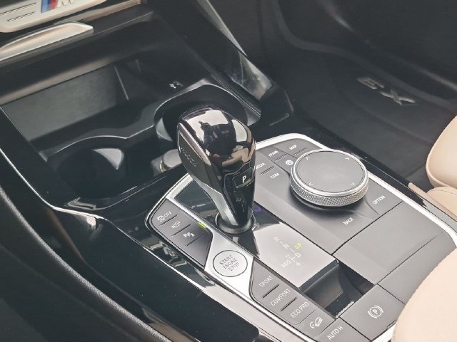 Used 2022 White BMW M40i image 23