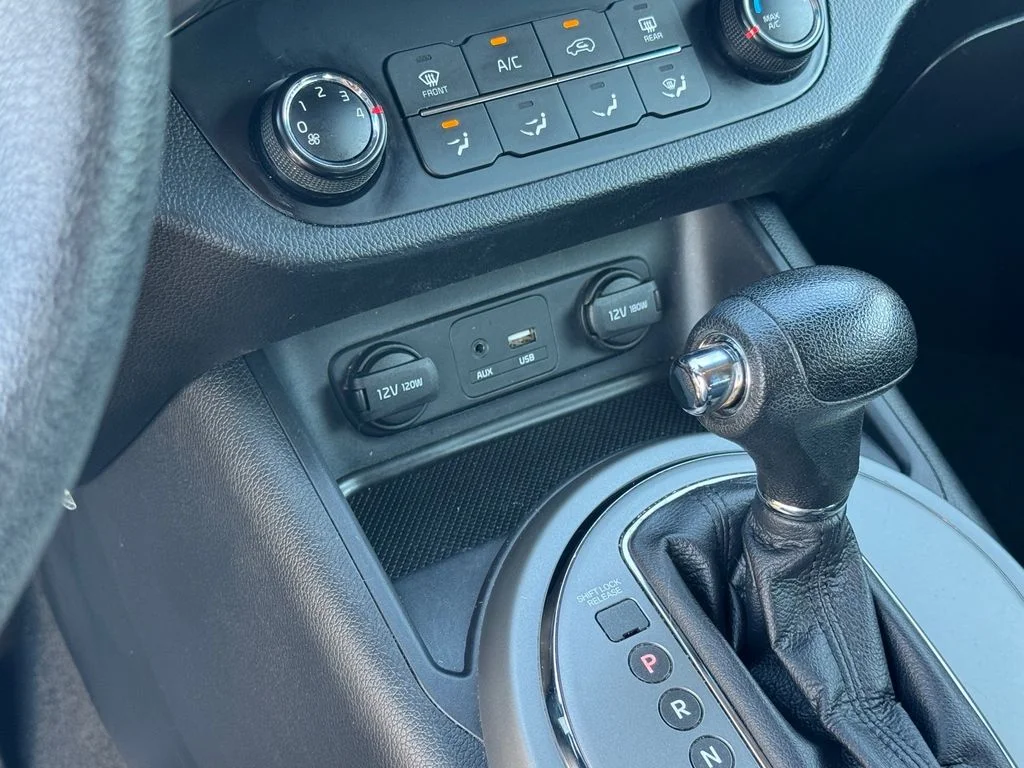 Used 2016 Silver Kia LX image 22