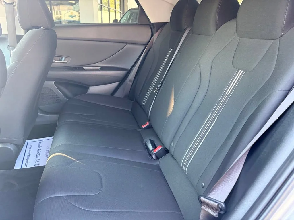 Used 2021 Shimmering Silver Pe Hyundai SEL image 17