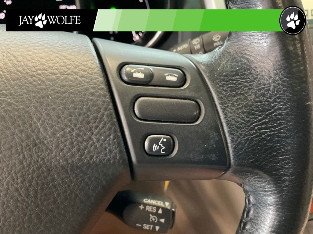 Used 2005  Lexus 330 image 13
