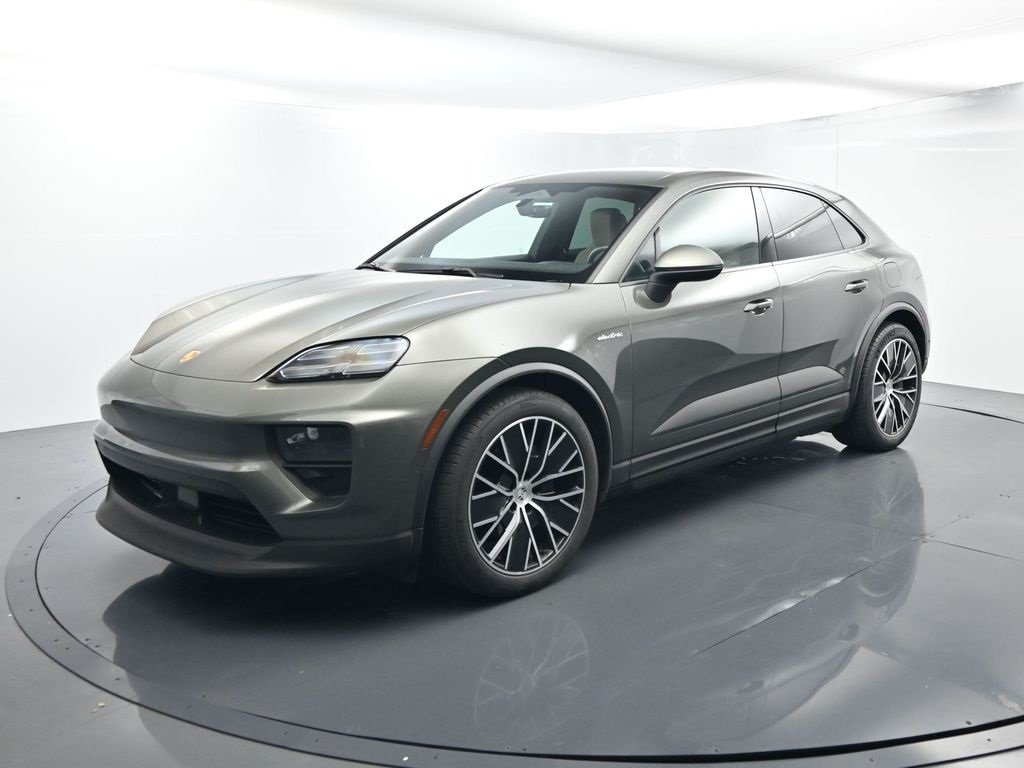 2025 Porsche Macan Base