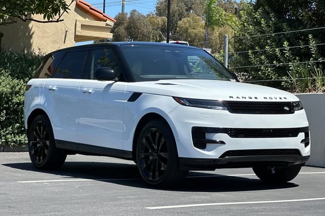 New 2026 Fuji White Land Rover SE image 7