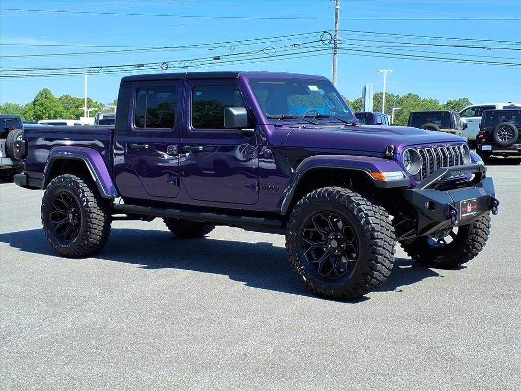 2026 Jeep Gladiator Sport S Auto's photo
