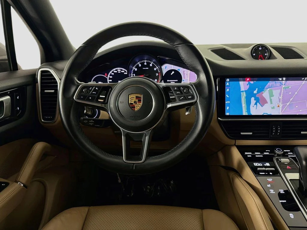 Used 2019  Porsche Base image 22