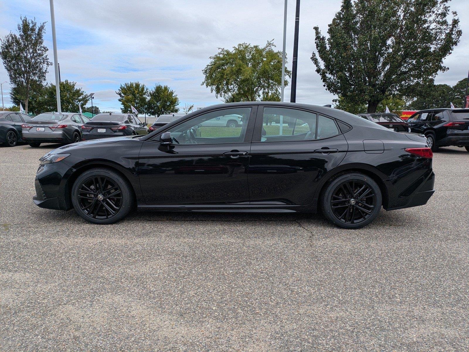 Certified Used 2025  Toyota SE image 7