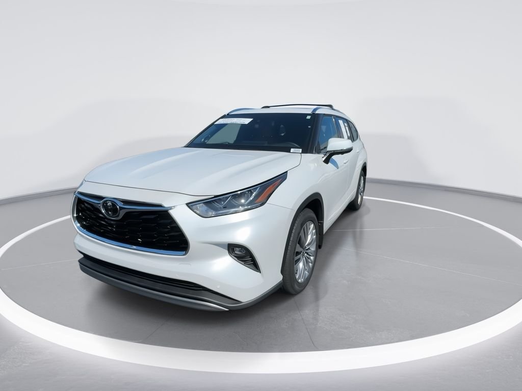 Used 2026 Beige Toyota Platinum image 3