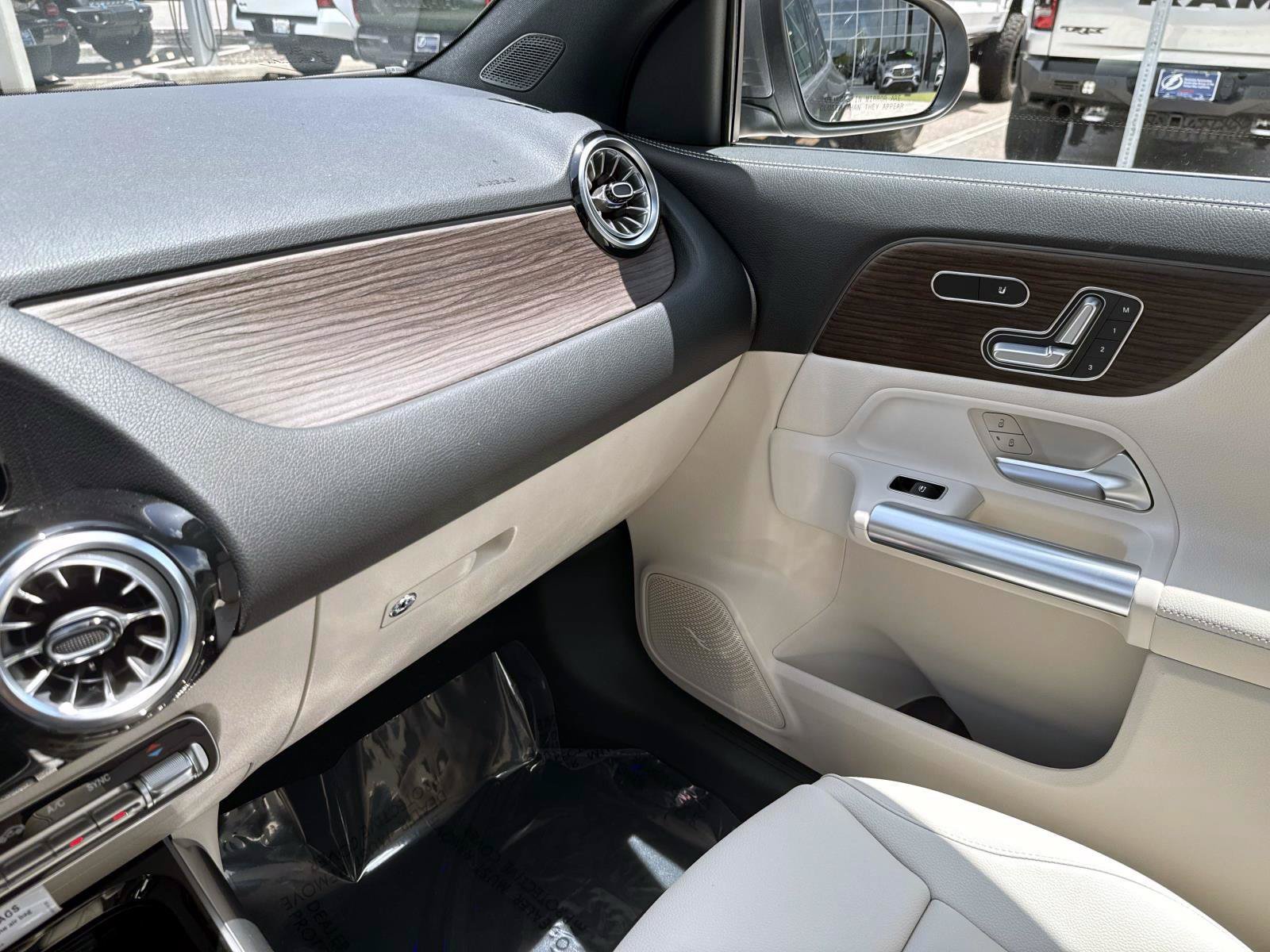 New 2026 Gray Metallic Mercedes-Benz 250 SUV image 26