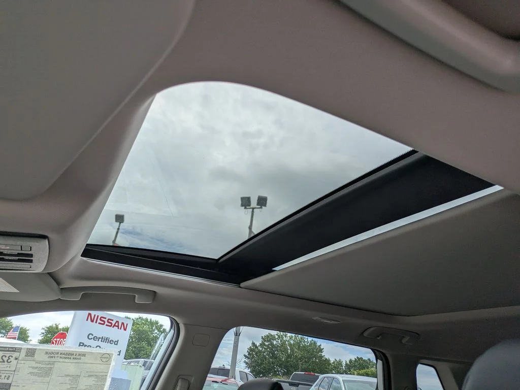 New 2026 Everest White Pearl TriCoat Nissan Dark Armor™ image 19