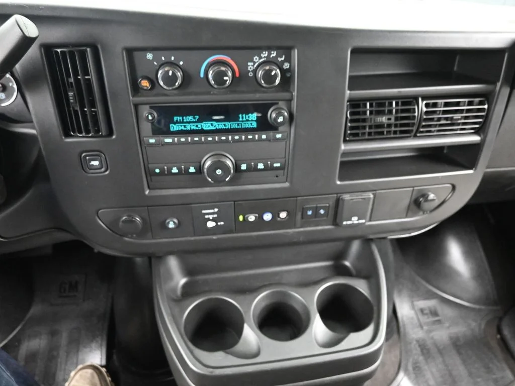 Used 2025 White Chevrolet LT image 16