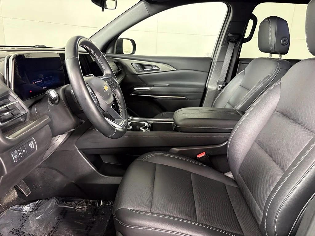 Used 2025 Black Chevrolet LT image 22