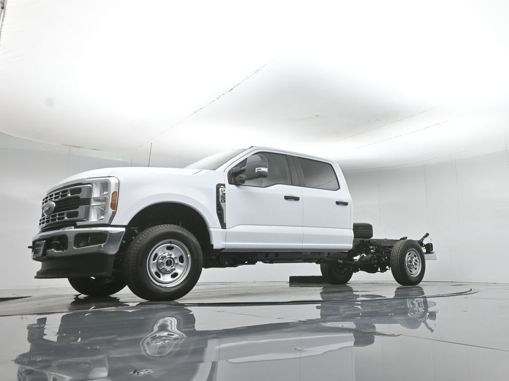 New 2026 Oxford White Ford XL image 40