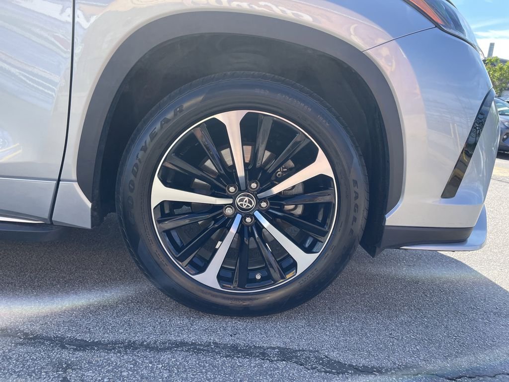 Used 2022 Silver Toyota XSE image 11