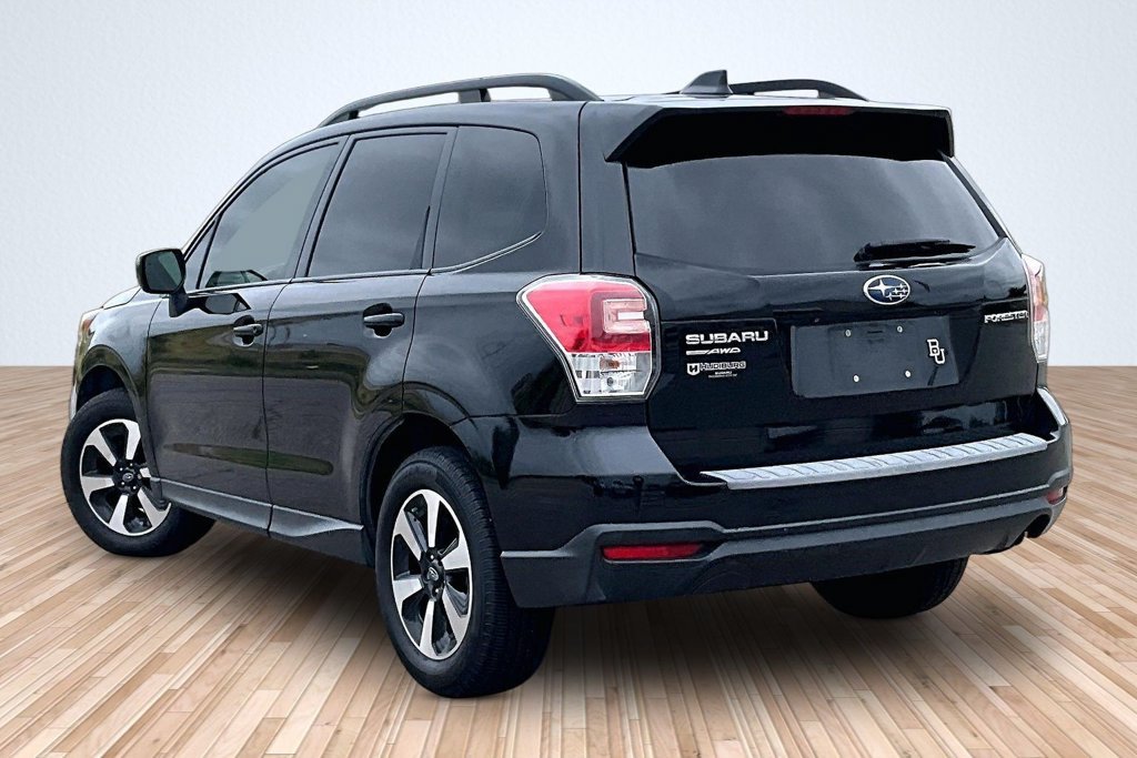 Used 2018 Black Subaru 2.5i Premium image 9