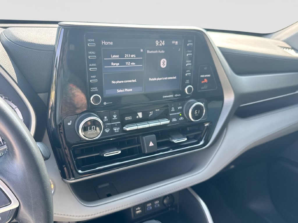 Used 2022 Moon Dust Toyota XLE image 25