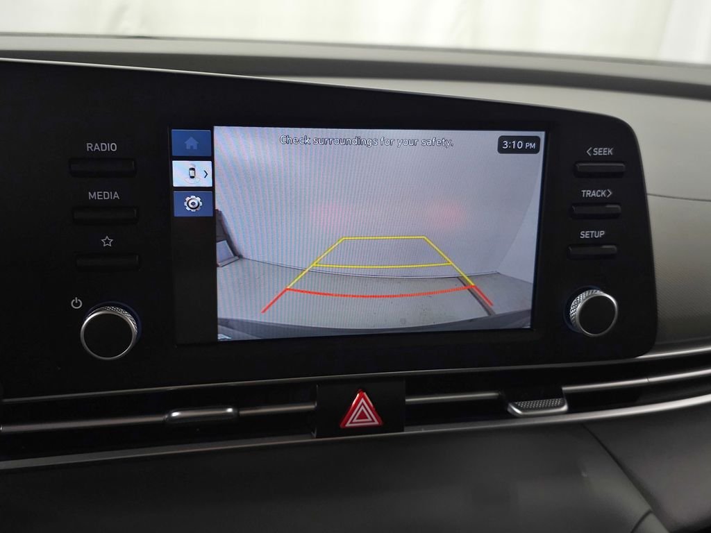 2024 Hyundai Elantra SE - Photo 24