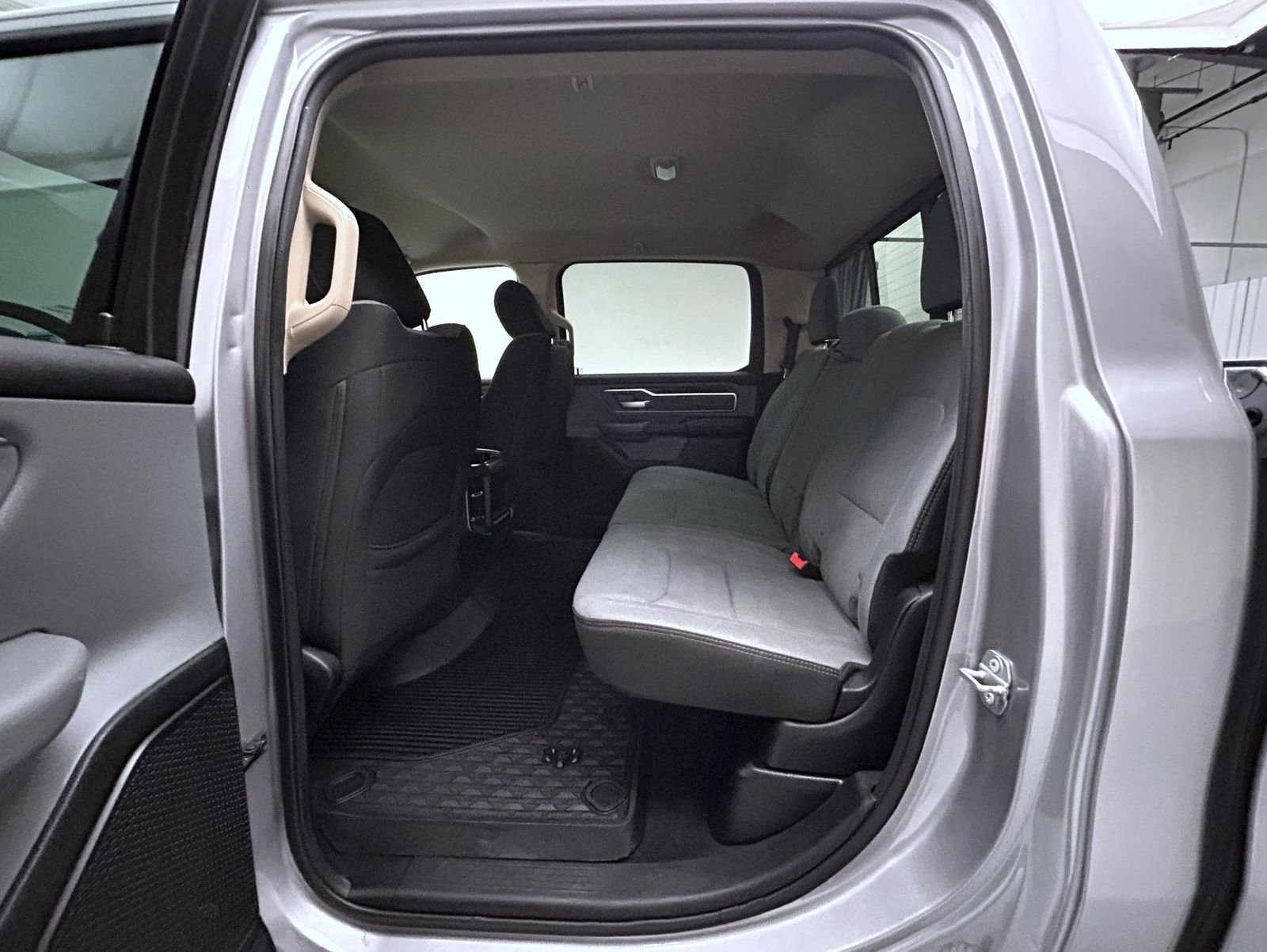 Used 2019 Silver Ram Big Horn/Lone Star image 19